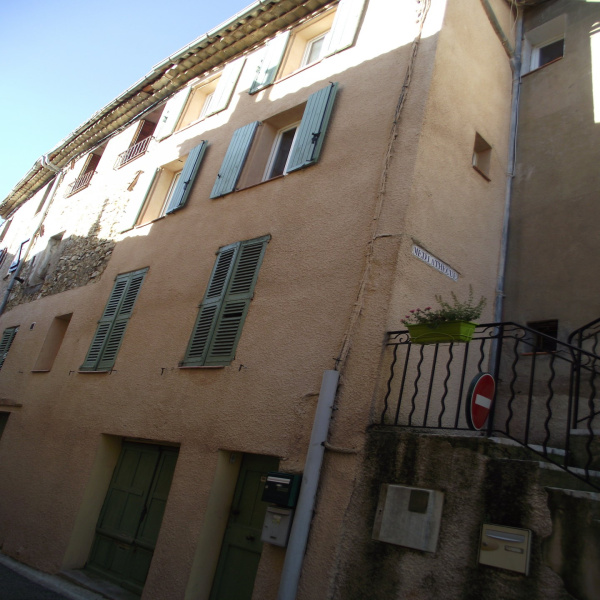 Offres de vente Immeuble Ampus 83111