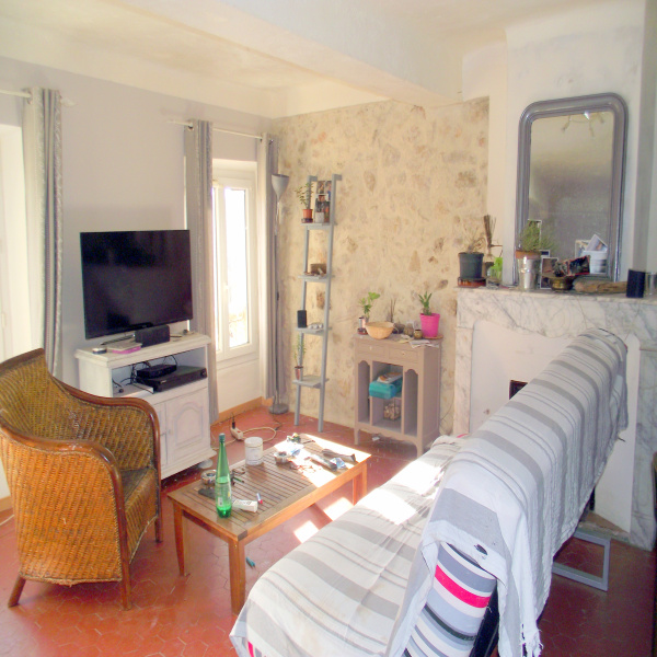 Offres de vente Immeuble Ampus 83111